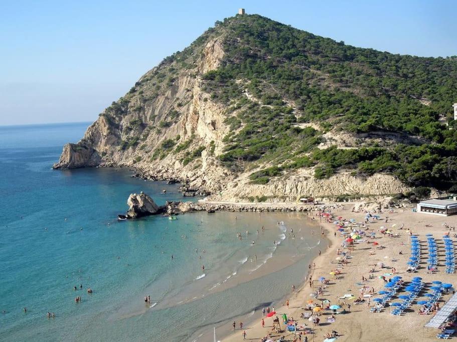 с видом на море и бассейном , 600 м от пляжа